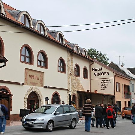 Hotel Vinopa Hustopece Bagian luar foto