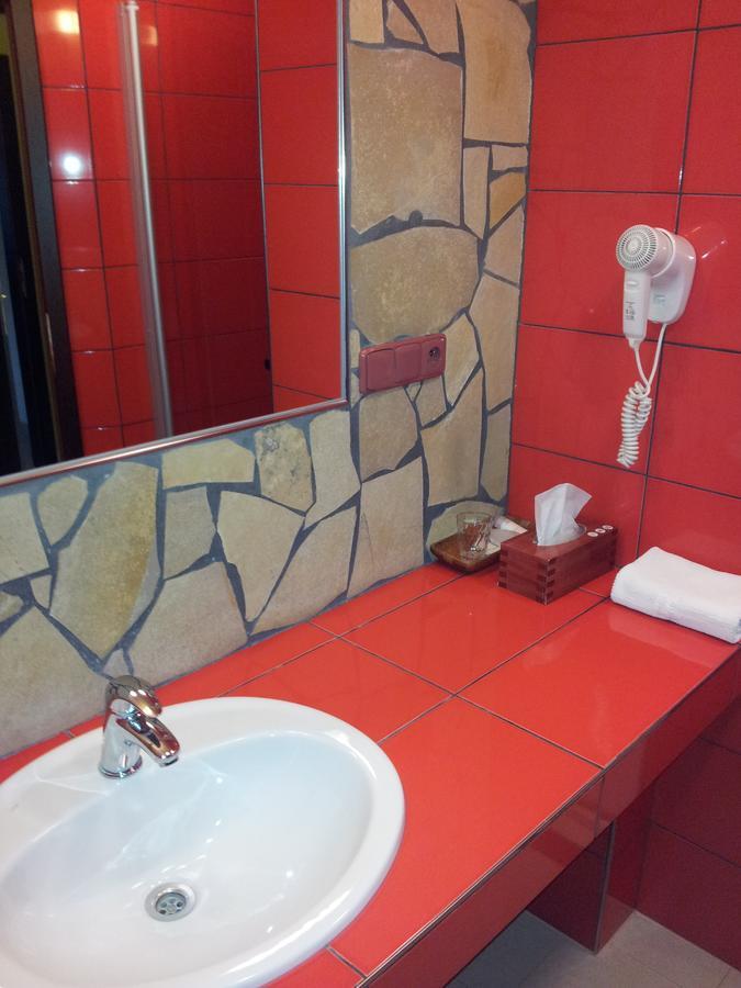 Hotel Vinopa Hustopece Bagian luar foto