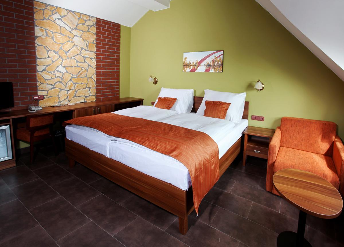 Hotel Vinopa Hustopece Bagian luar foto